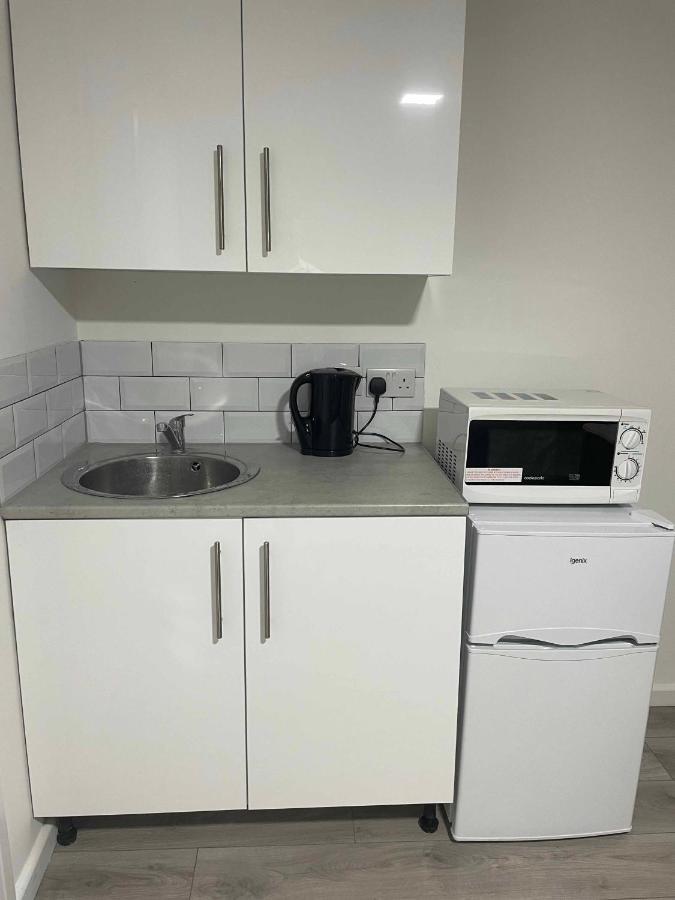 Studio Flat Private Bathroom Wc And Kitchenette London Exterior photo